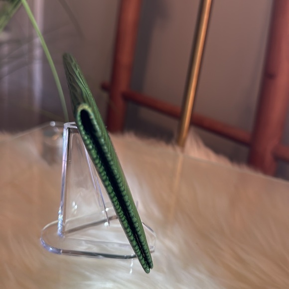 Authentic Louis Vuitton Green Epi Leather Card/ID Holder Wallet, EUC - Picture 12 of 14